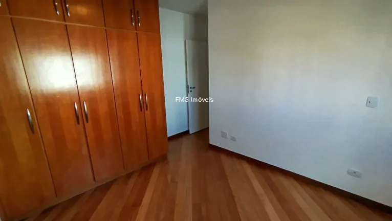 Imagem Aluguel de Apartamento em Pinheiros com 3 Quartos sendo 1 Suíte, 4 Banheiros, 2 Vagas de Garagem.