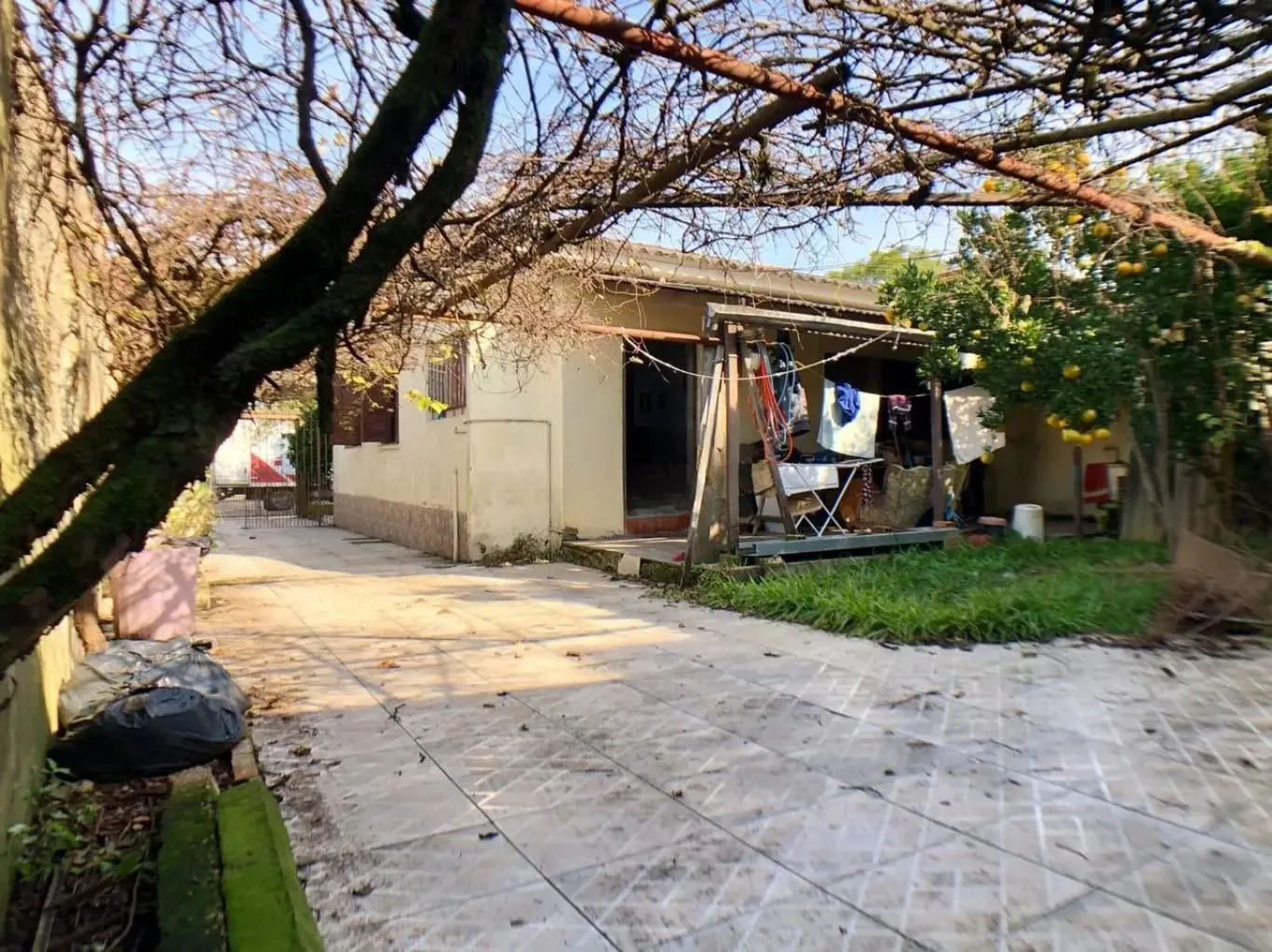 Imagem Casa com 2 dormitórios e 150m², no Bairro Jardim Sabará
