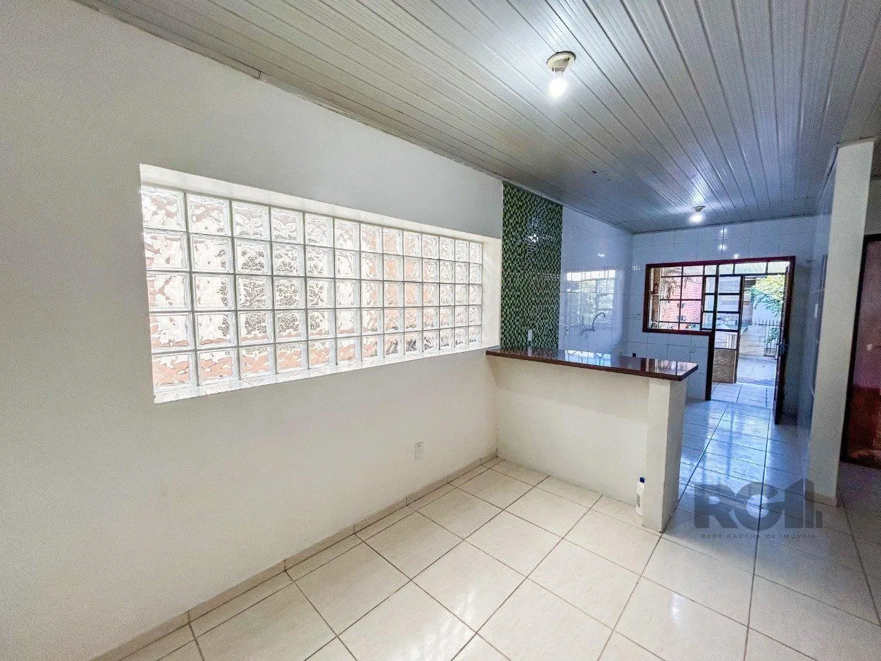 Imagem Casa 03 quartos, peças amplas, 03 dormitórios, salão de festas -3 vagas - Cavalhada