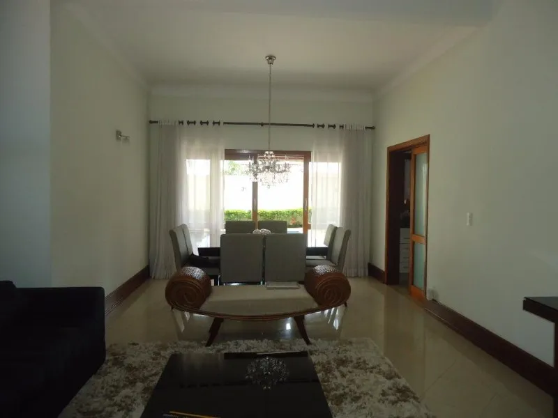 Imagem Casa de alto padrão em condomínio de luxo em Valinhos-SP - 4 quartos, 1 suíte, 3 salas, 6 banheiros, 4 vagas, 320m².