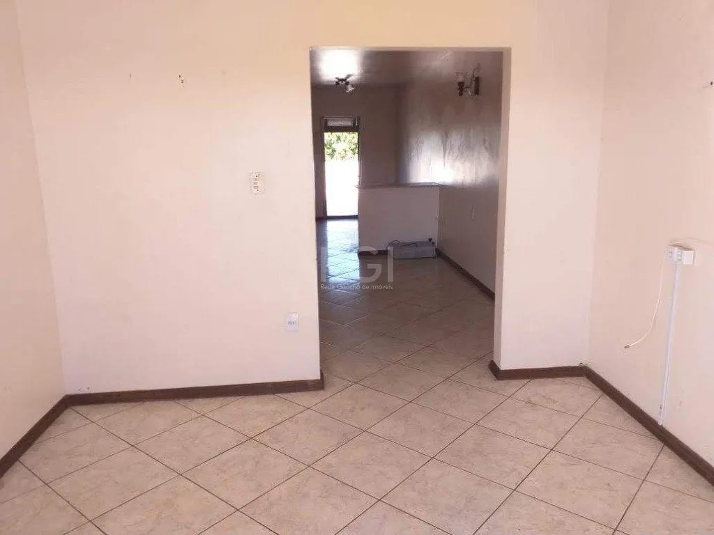 Imagem Casa para Venda - 200m², 6 dormitórios, 4 vagas - Tristeza