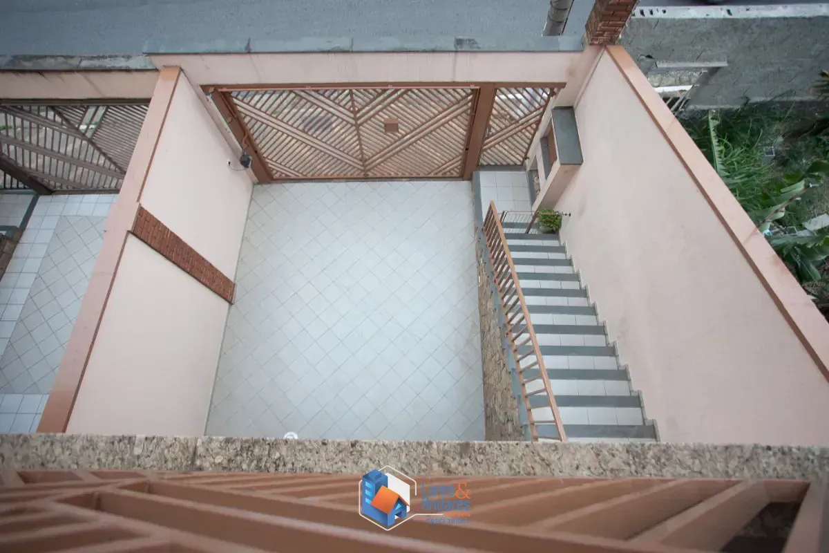 Imagem Sobrado para venda em Vila Pereira Barreto com 3 quartos, sendo 2 suítes, 200m²