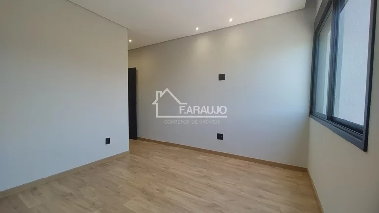 Imagem Casa em Condomínio à venda em Aldeia da Mata com 260m² 3 suítes, 4 vagas