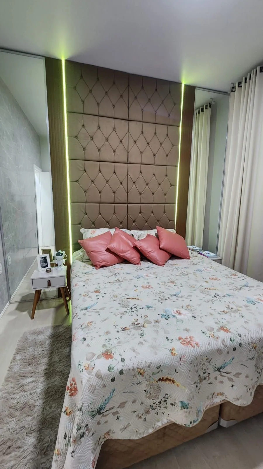 Imagem Apartamento com 02 Quartos e 01 Banheiro no Bairro Petrópolis em Porto Alegre
