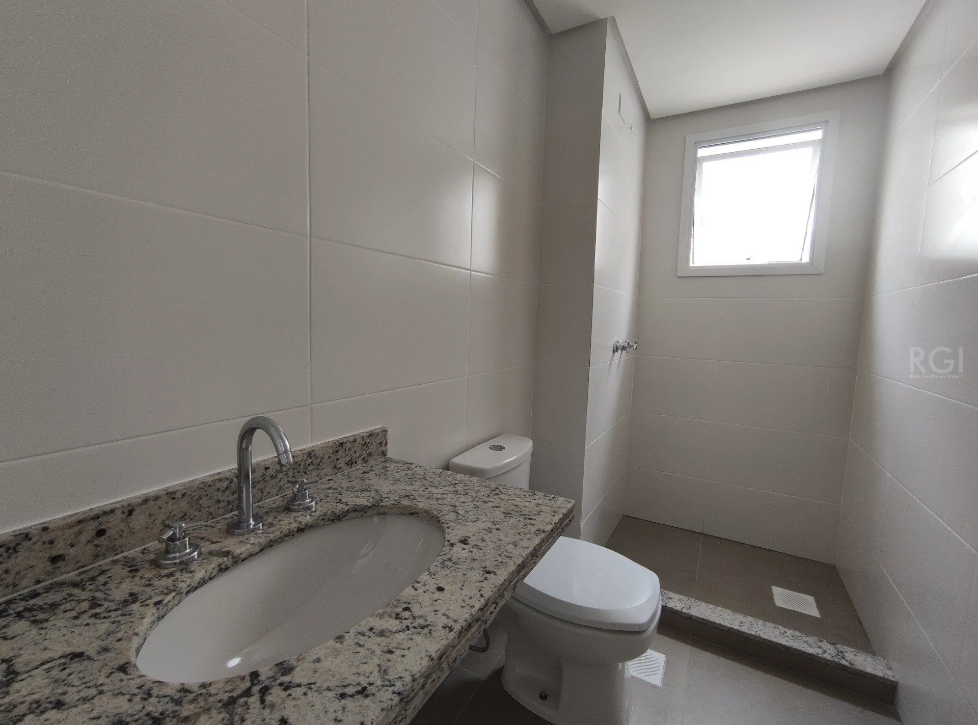 Imagem Duplex para Venda - 179.08m², 2 dormitórios, sendo 2 suites, 2 vagas - Petrópolis