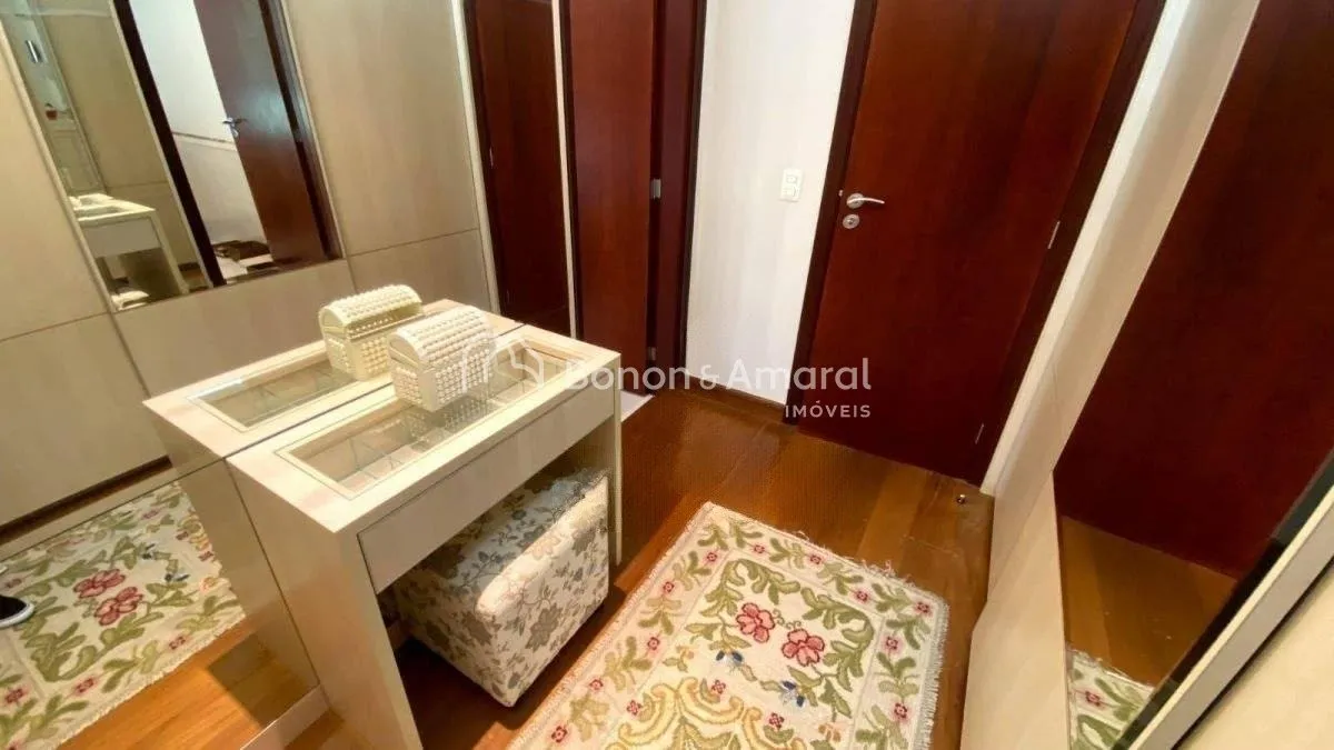 Imagem Casa em condomínio com 500 m² e 5 quartos