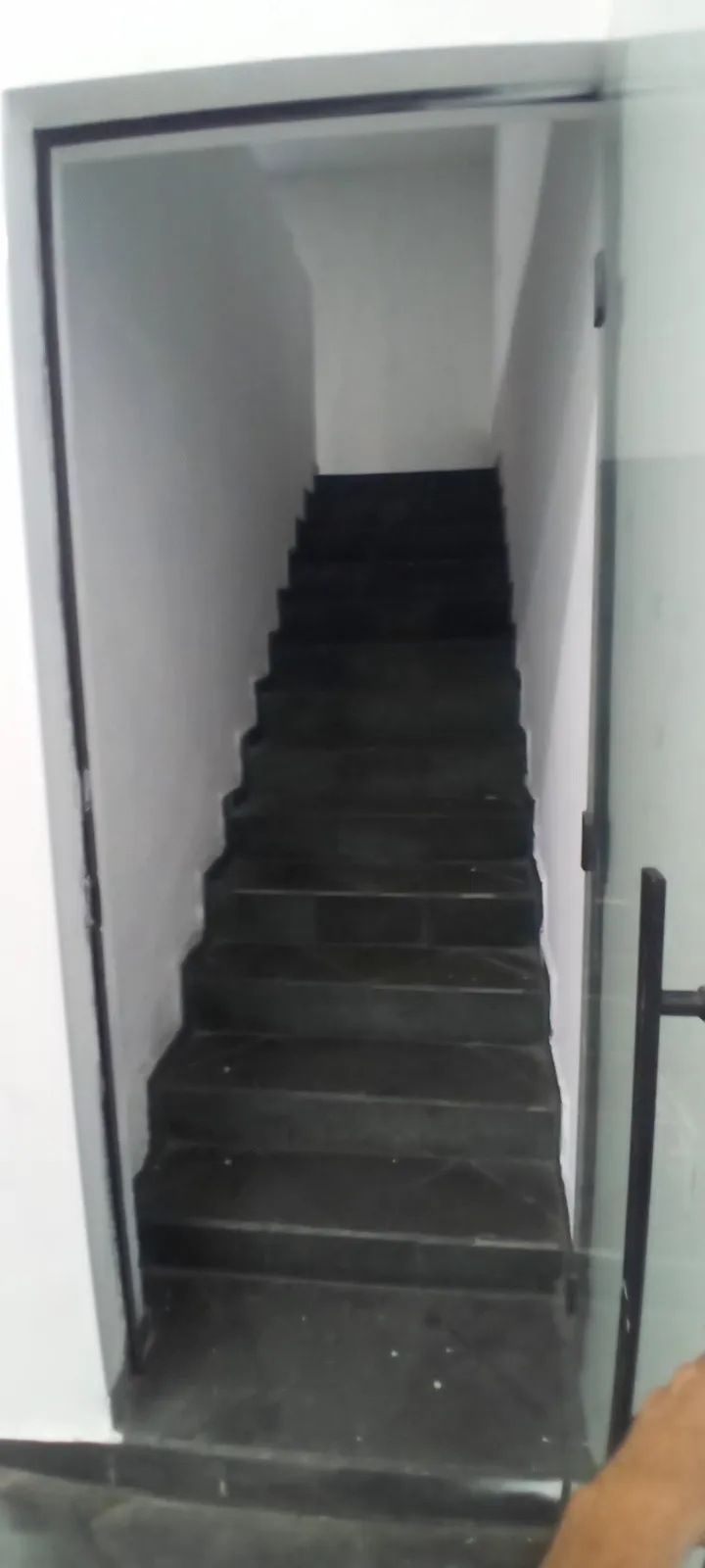 Imagem Salão Comercial de 150 m² | Mezanino | 2 banheiros | 2 cômodos com pia | 1 cômodo nos fundos | Avenida São Paulo, Zona Leste de Sorocaba/SP