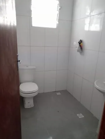 Imagem VENDA DE CASA NO CENTER VILLE, EM ARUJÁ/SP, 257m² com 3 dormitórios, suíte com varanda, sala de estar, cozinha, lavanderia e 01 vaga. CONSULTE-NOS.