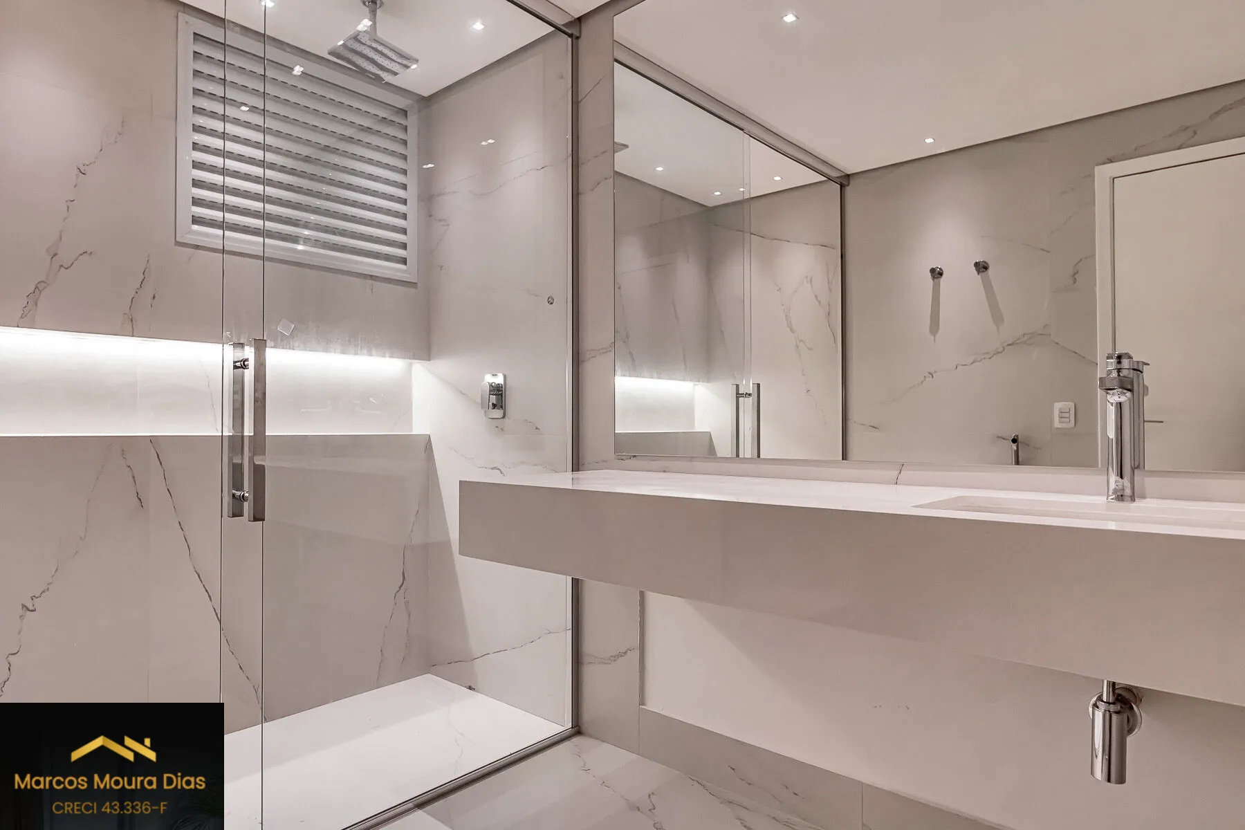 Imagem Apartamento 3 suítes, 2 vagas, 213,50 m2, reformadíssimo em Cerqueira Cesar