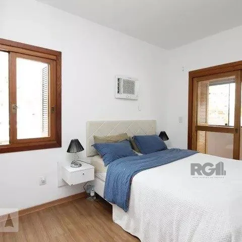Imagem Vende-se apartamento 2 dorm c/ suite, living com sacada c/ churrasuqiera, vaga coberta - 93m² - Mont Serrat