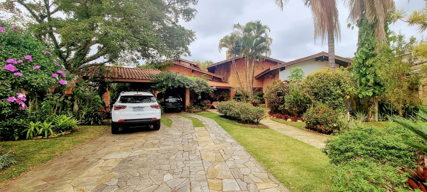 Imagem Residência Exclusiva com Piscina, Lago Ornamental e 3 Suítes