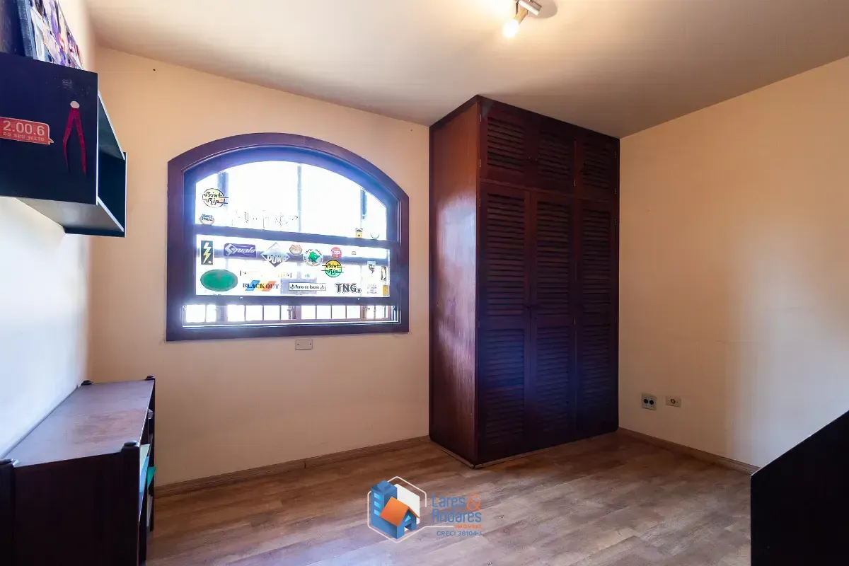 Imagem Casa para venda em Campo Belo com 4 quartos, sendo 1 suíte, 329m²