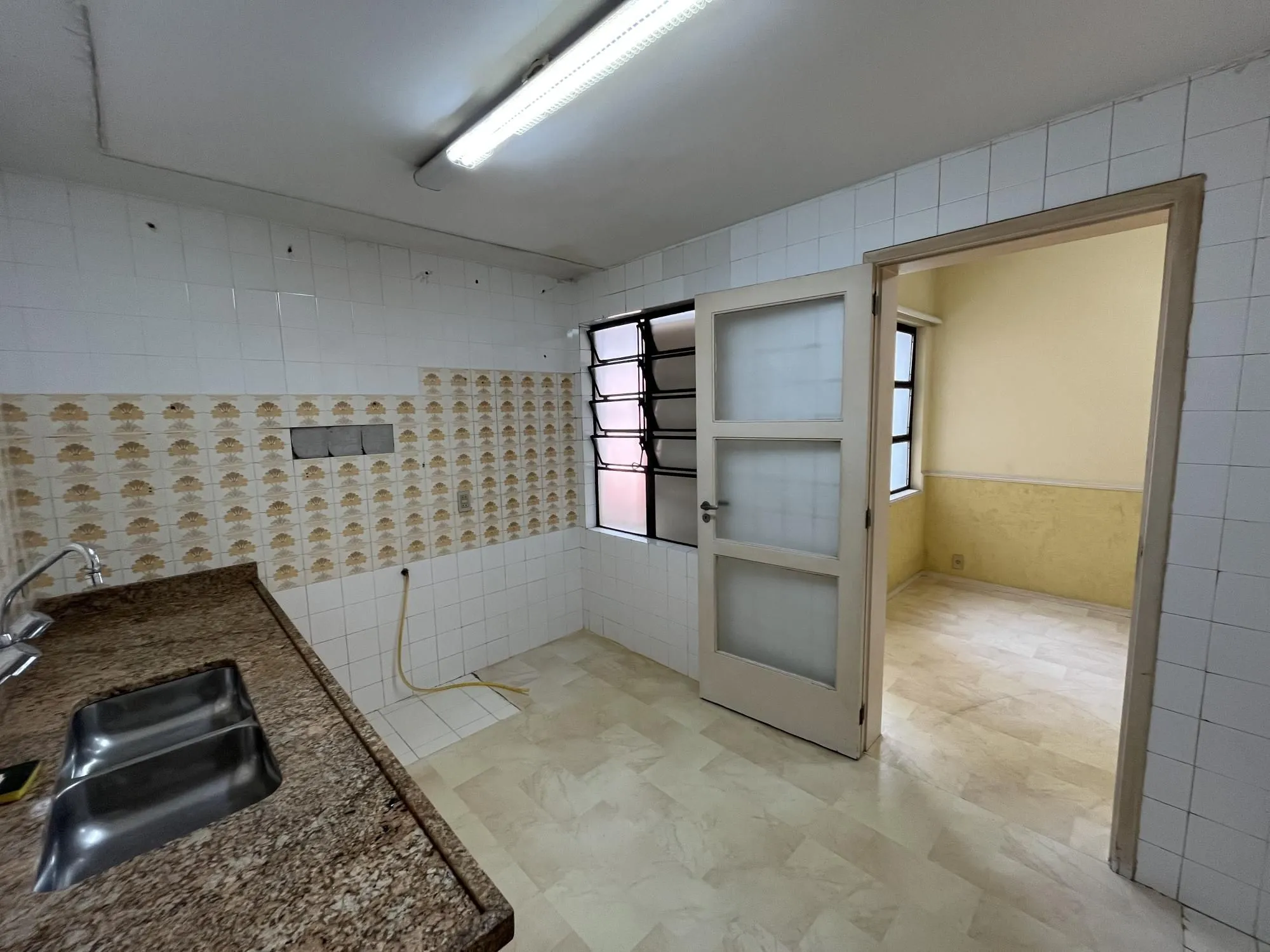 Imagem Apartamento Venda - 190.8m², 3 dormitórios, 1 suíte, 1 vaga - Centro Histórico
