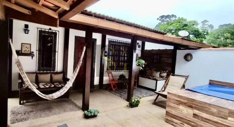 Imagem Casa para Venda em Teresópolis, Albuquerque, 2 dormitórios, 1 suíte, 2 banheiros, 2 vagas