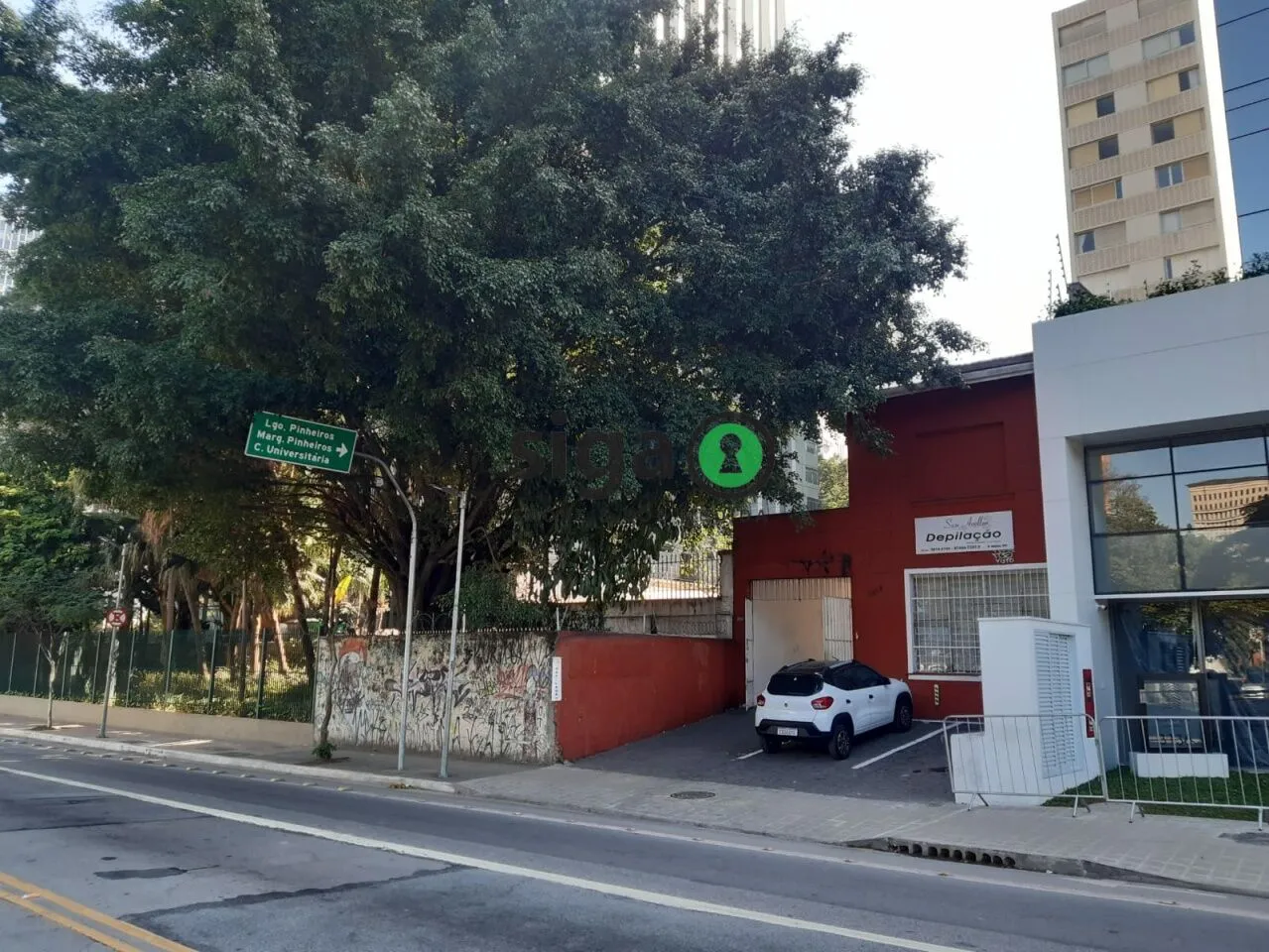 Foto do imóvel Casa Comercial para locação em Pinheiros, na Av Rebouças, com 280m²AU, com 3 salas, 8 vagas