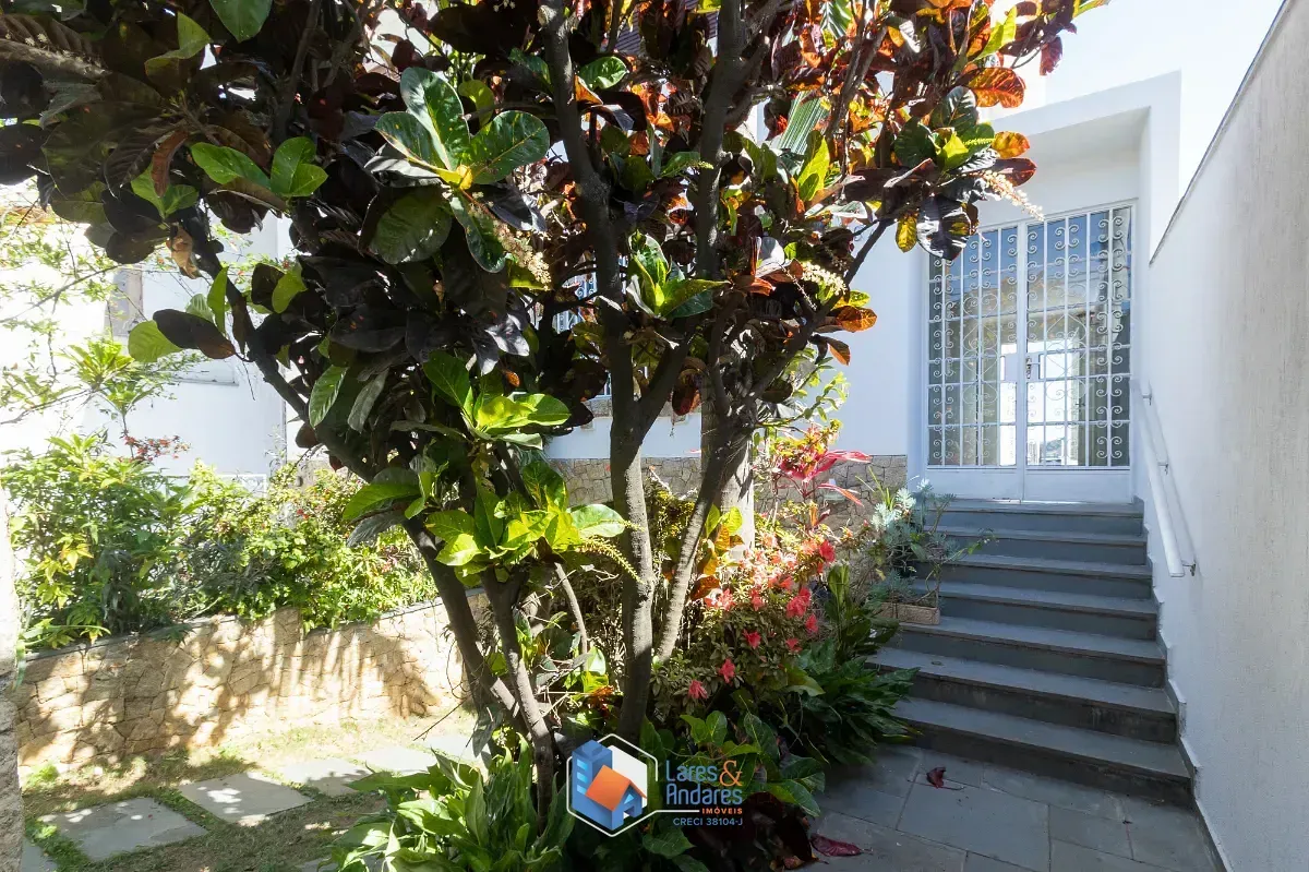 Imagem Sobrado para venda em Vila Santa Maria com 3 quartos, sendo 1 suíte, 166m²