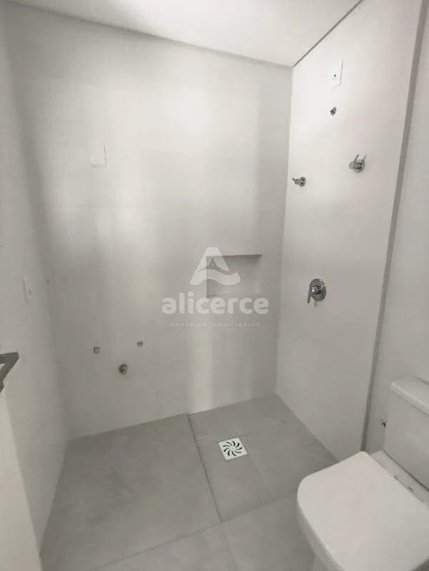 Imagem Apartamento à venda com 2 quartos 1 suíte, 66,23m² em Barreiros São José