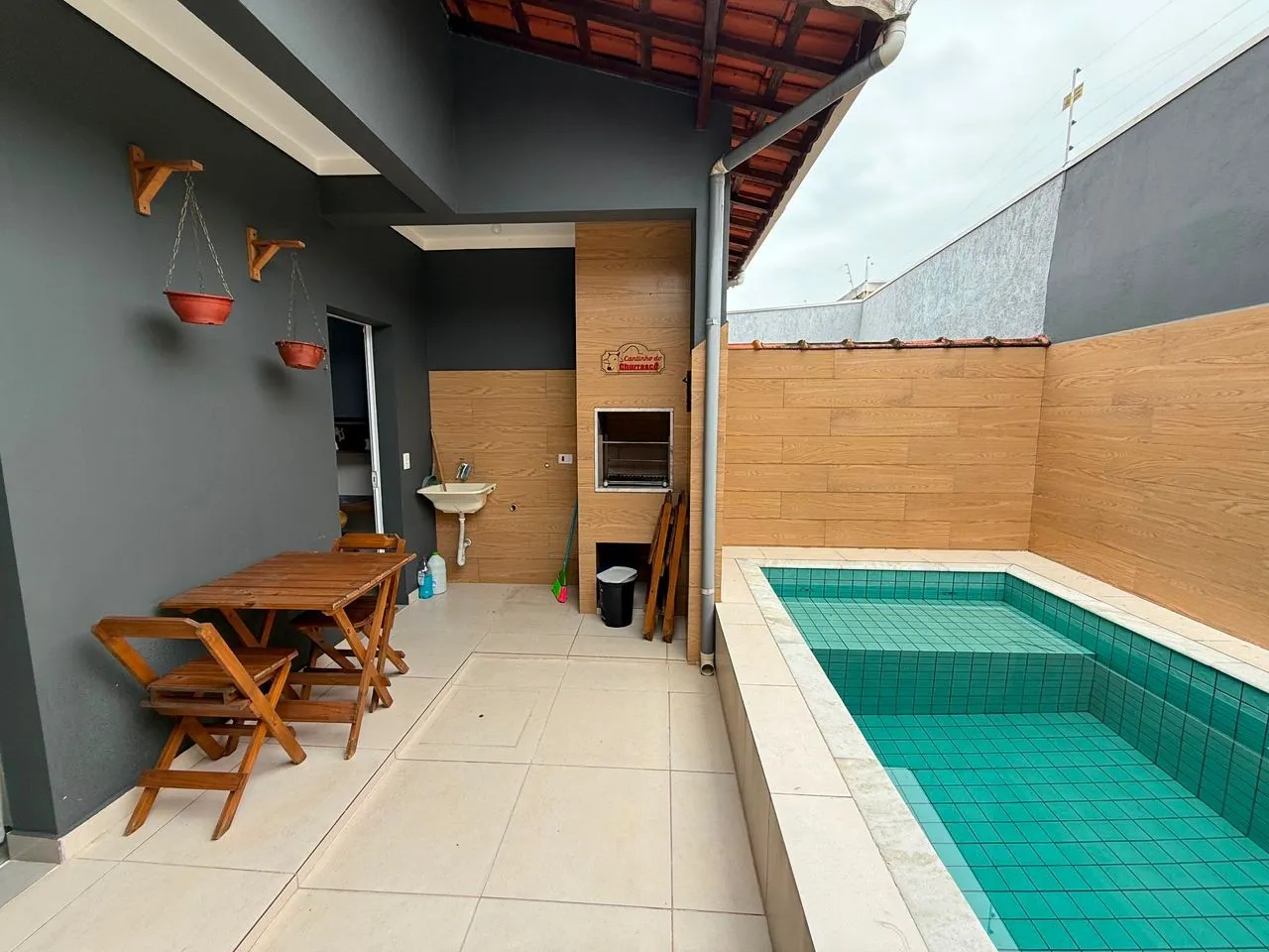 Imagem Casa para Venda em Mongaguá, Itaóca, 2 dormitórios, 1 suíte, 1 banheiro, 2 vagas
