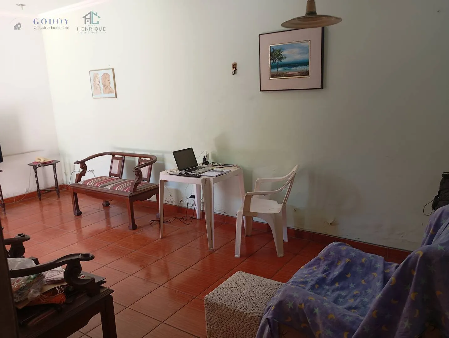 Imagem Grande Oportunidade! Casa Ampla com Piscina e Excelente Localização