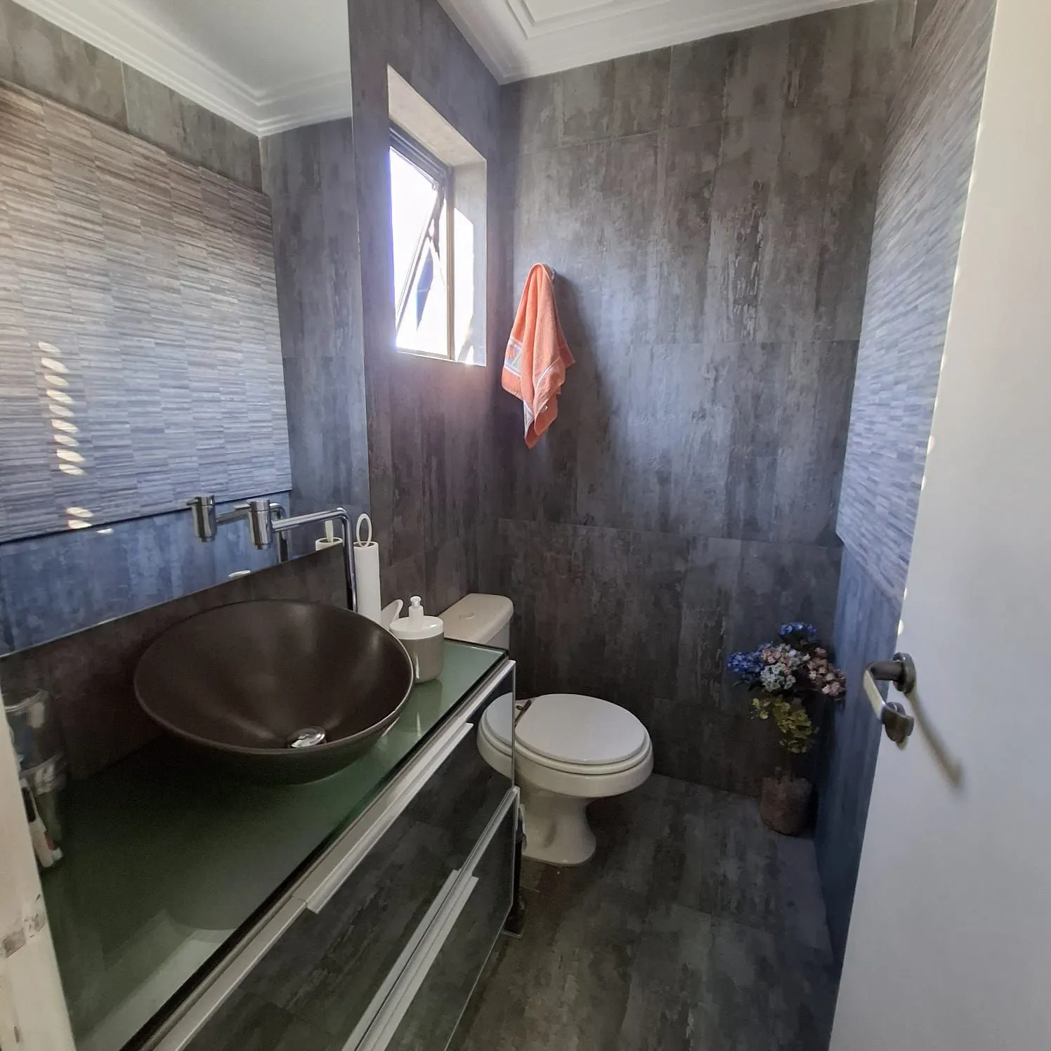 Imagem Sala Comercial com vaga para um carro escriturada