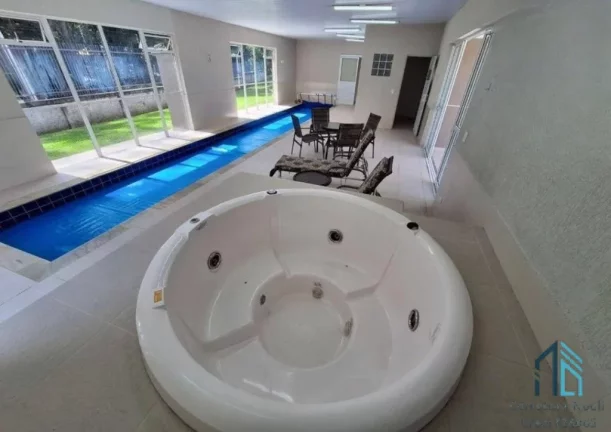 Imagem Casa com 620 m², 04 suítes, 04 vagas em condomínio no Orleans/Santa Felicidade em Curitiba PR