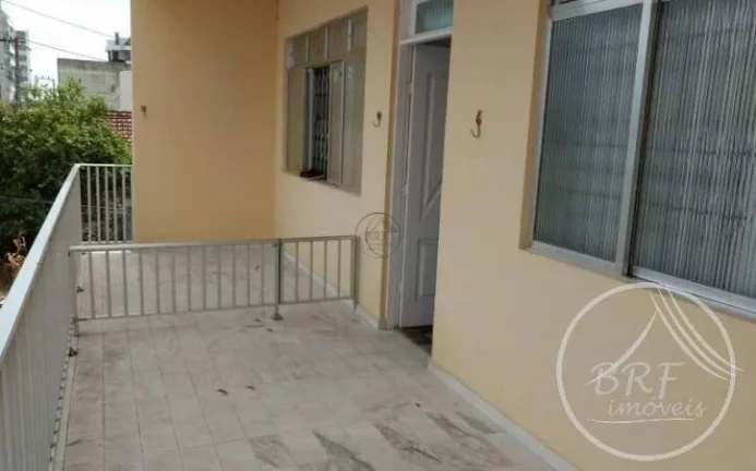 Imagem Excelente Casa Grande Potencial Residencial e Comercial- Balneário/Estreito
