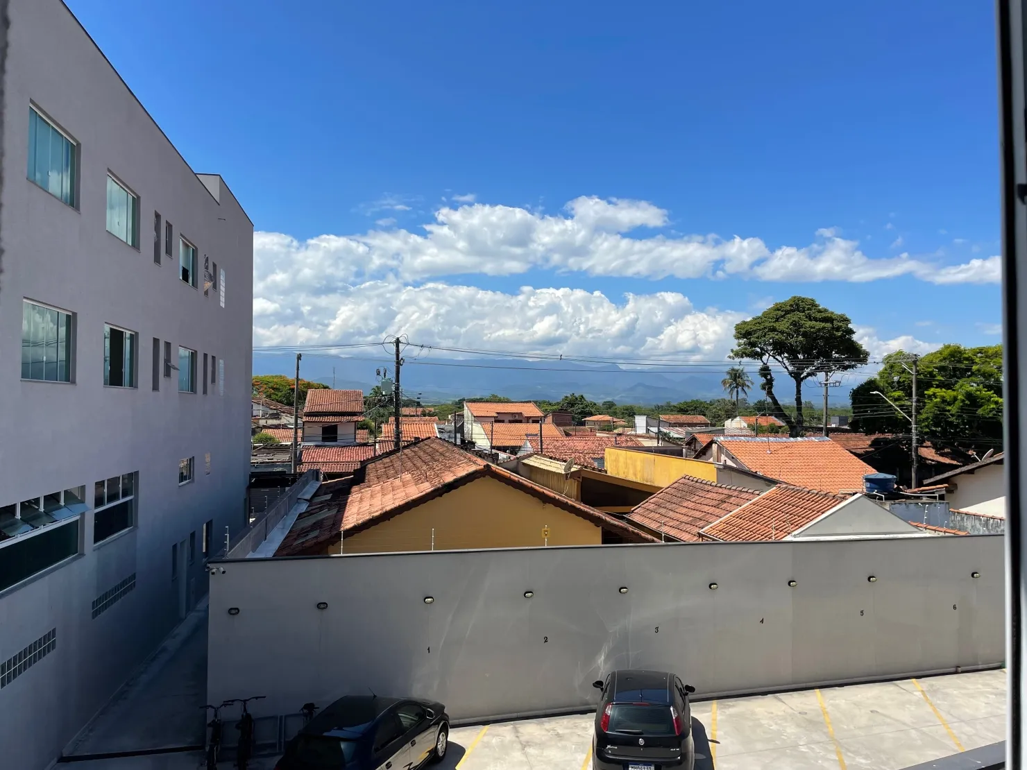 Imagem Apartamento dois dormitórios com suíte e sacada e ótima localização à venda, Bosque da Princesa, Pindamonhangaba, SP