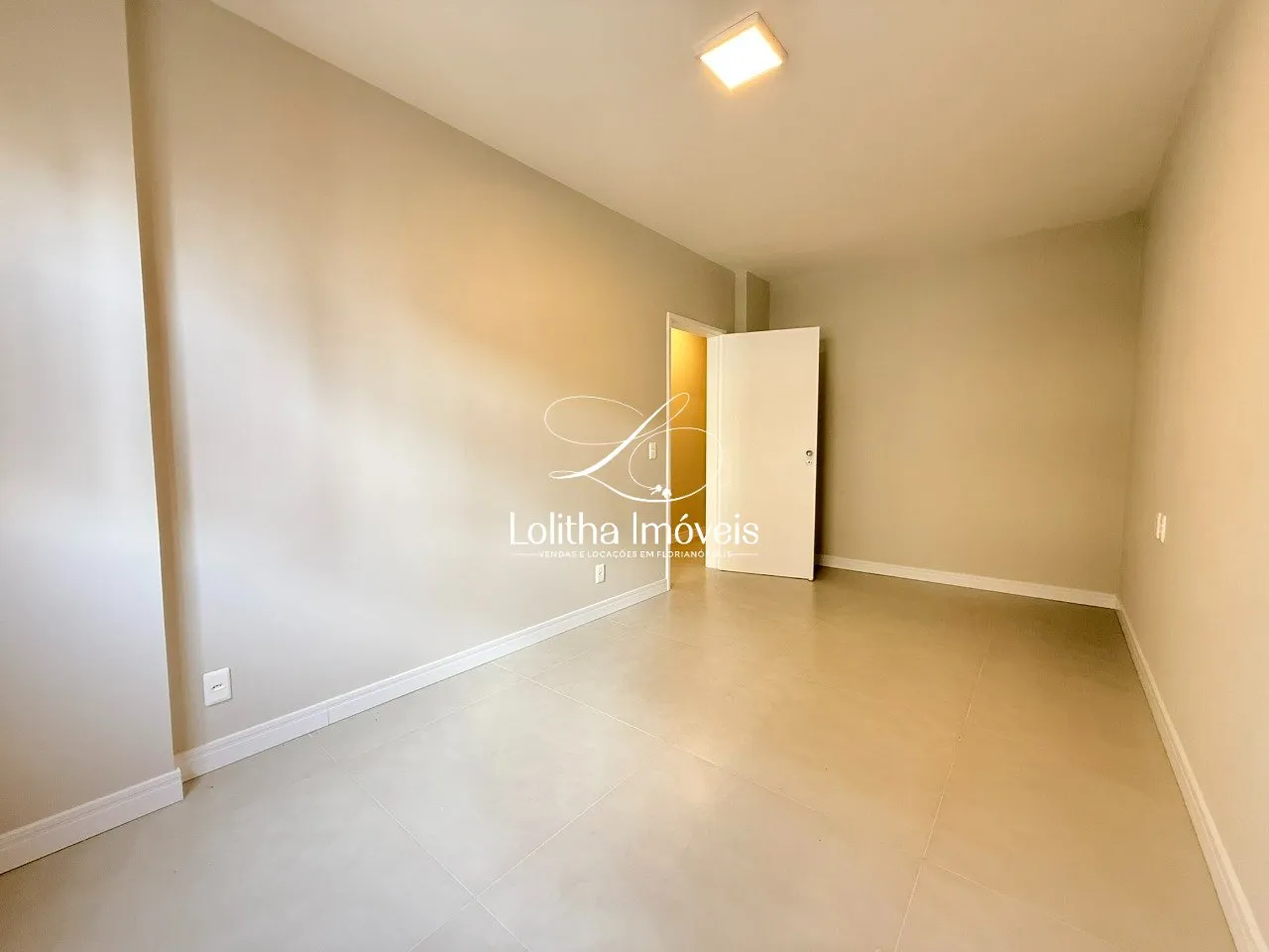 Imagem APARTAMENTO COM 3 DORMITÓRIOS À VENDA NO CENTRO DE FLORIANÓPOLIS/SC