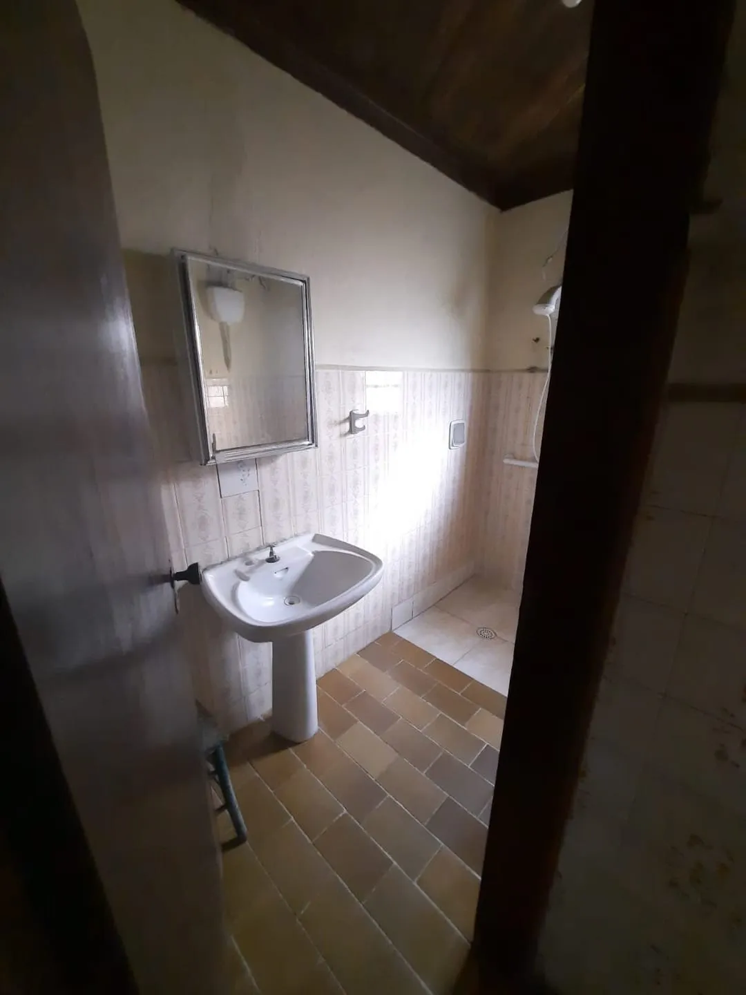 Imagem Casa à venda 4 Quartos, 1 Suite, 1 Vaga, 370M², Jardim Cristina, Pindamonhangaba - SP