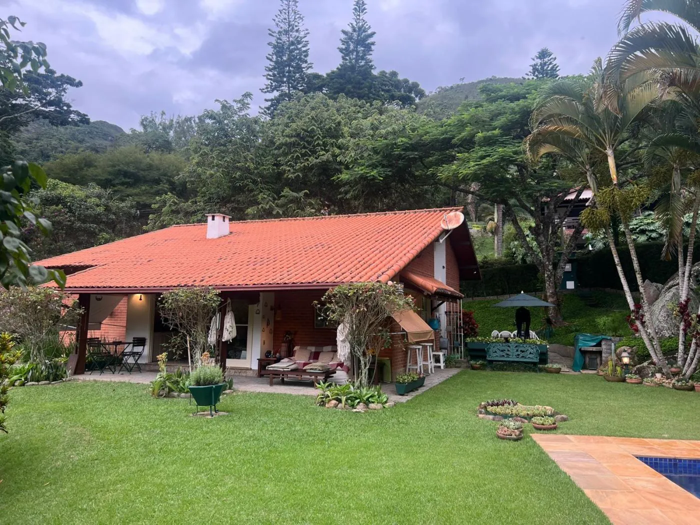 Imagem Casa em Condomínio para Venda em Petrópolis / RJ no bairro Nogueira