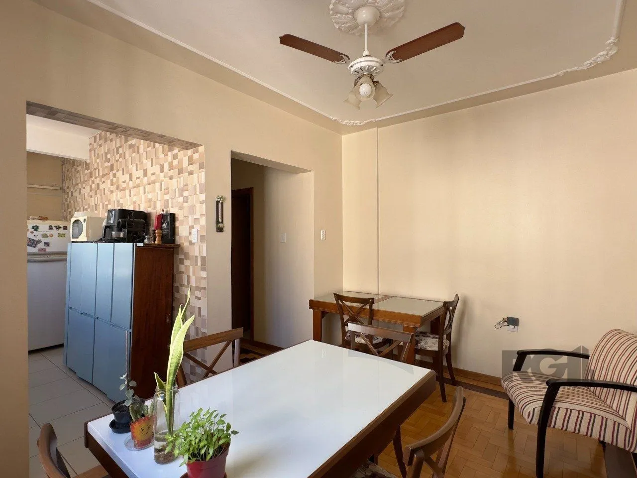 Imagem APARTAMENTO 3 DORMITÓRIOS, DE FRENTE E REFORMADO, NO CENTRO HISTÓRICO