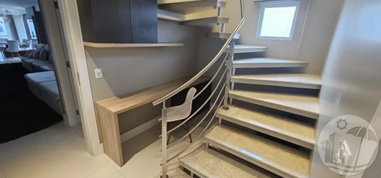 Imagem Luxo à Beira-Mar Cobertura Duplex na Barra Sul de BC 5/4 5 V