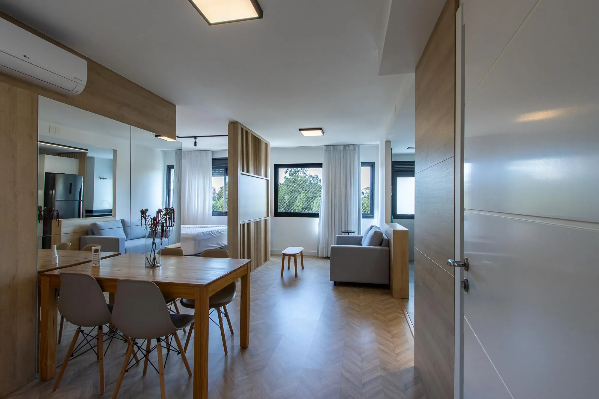 Imagem Apartamento 01 dormitório (suíte) no Bairro Petrópolis, 49m², 01 vaga e ótima localização!!!