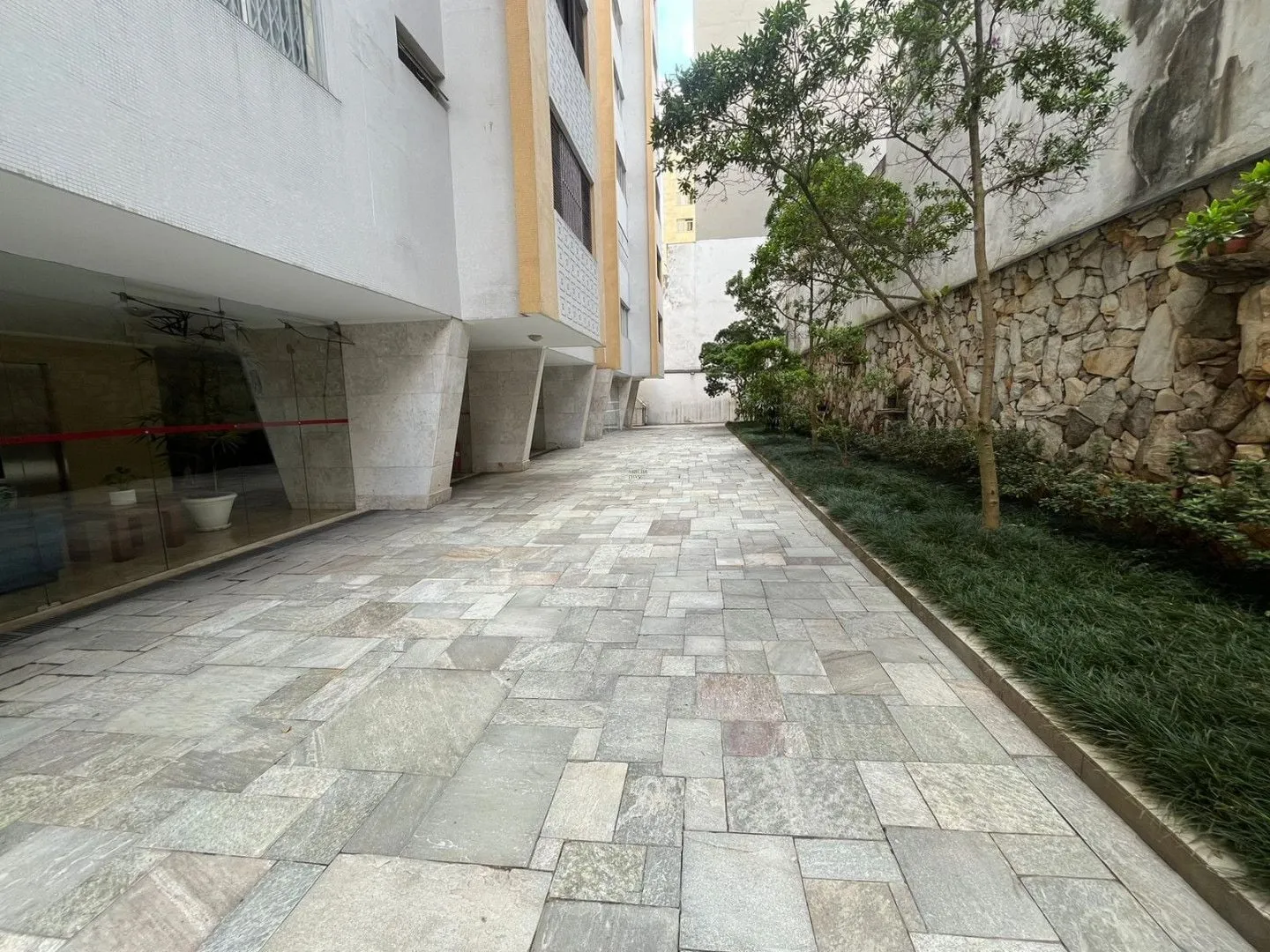 Imagem Apartamento no Bairro Paraíso com 2 dormitórios com armários + 1 Quarto auxiliar, 1 vaga de garagem, gerador e Portaria 24 hs