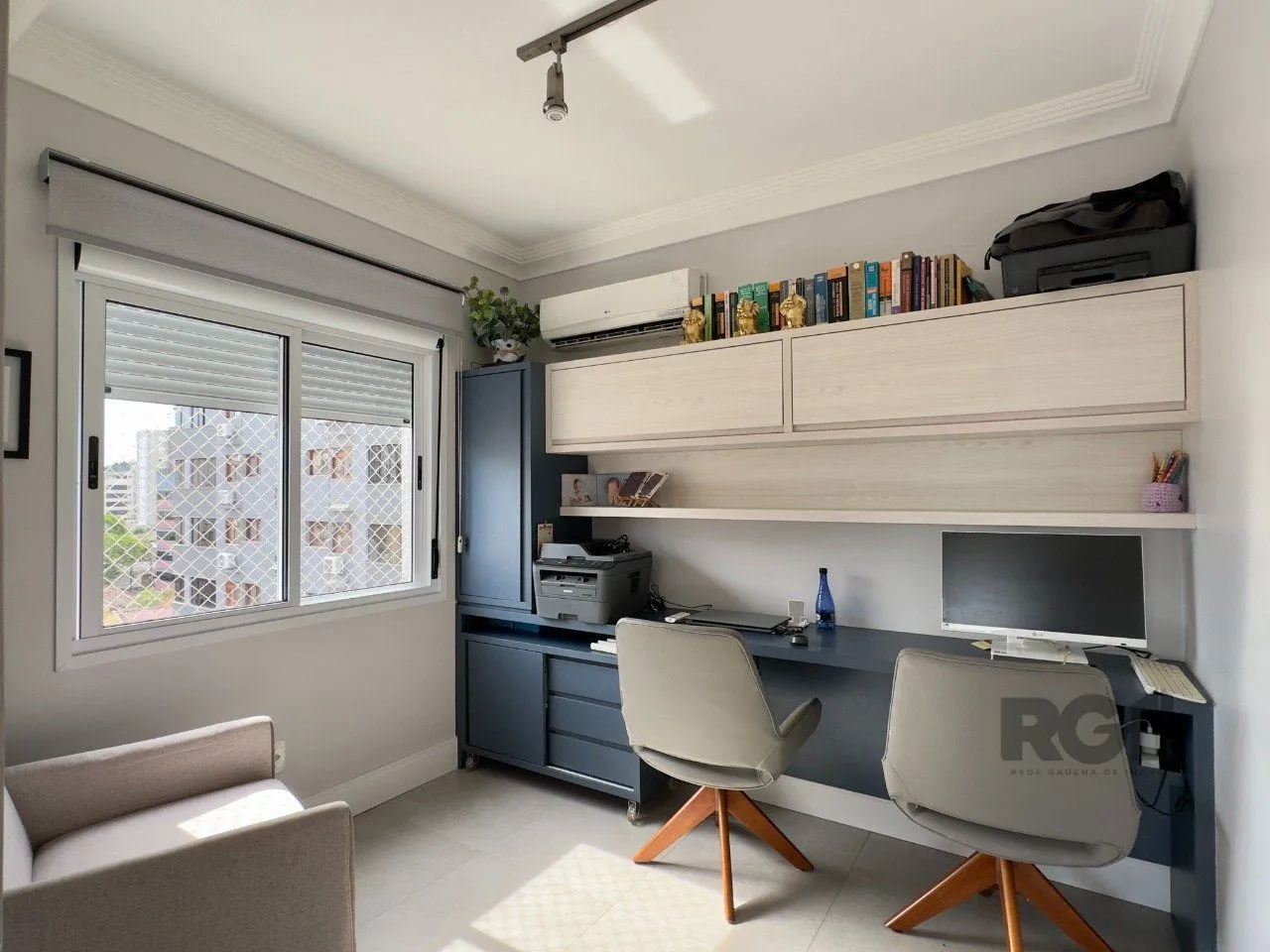 Imagem APARTAMENTO MOBILIADO COM PLANTA DIFERENCIADA E ÓTIMA LOCALIZAÇÃO