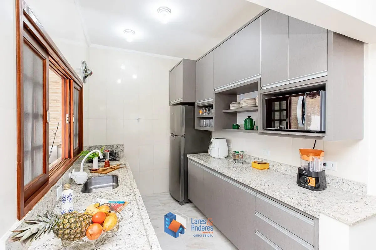 Imagem Sobrado para venda em Jardim Caravelas com 5 quartos, sendo 1 suíte, 200m²