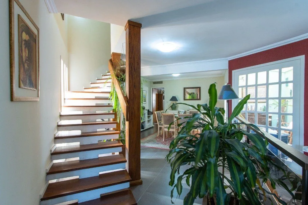 Imagem Casa para Venda - 254m², 4 dormitórios, sendo 3 suites, 5 vagas - Espirito Santo
