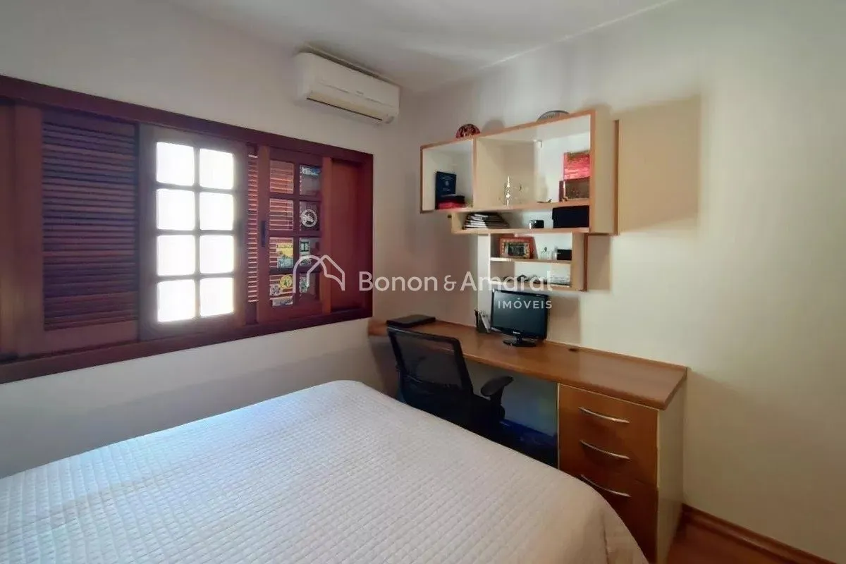 Imagem Casa de condomínio com 300m², 4 quartos e 3 vagas