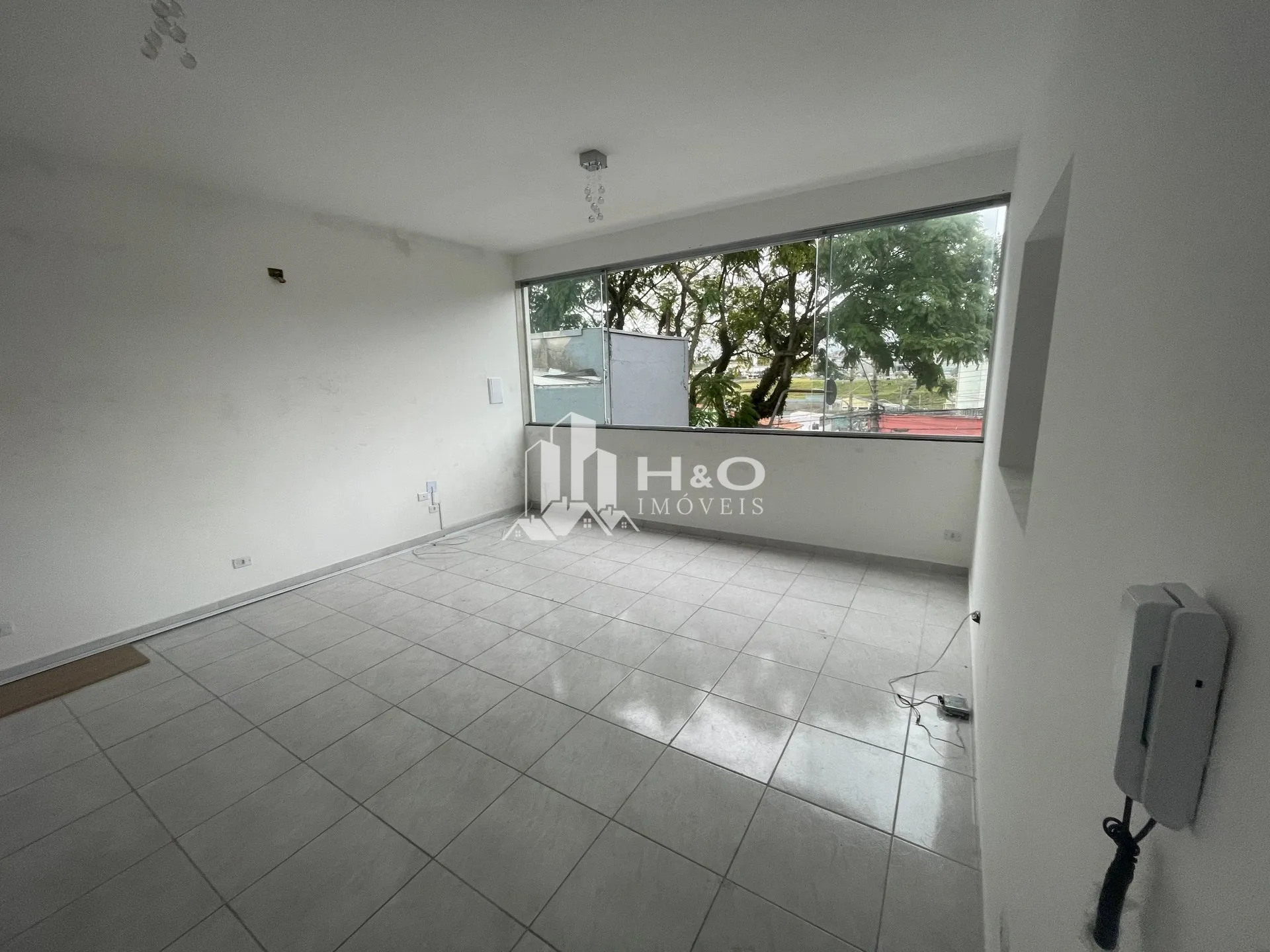 Foto do imóvel Salas Comercial Locação na Av. dos Latinos - 24m² | Região Comercial Ampla !