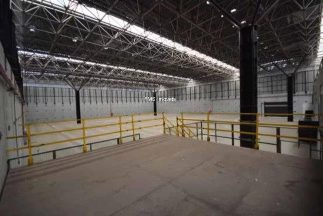 Imagem Galpão com 3568m2 em Barueri/SP