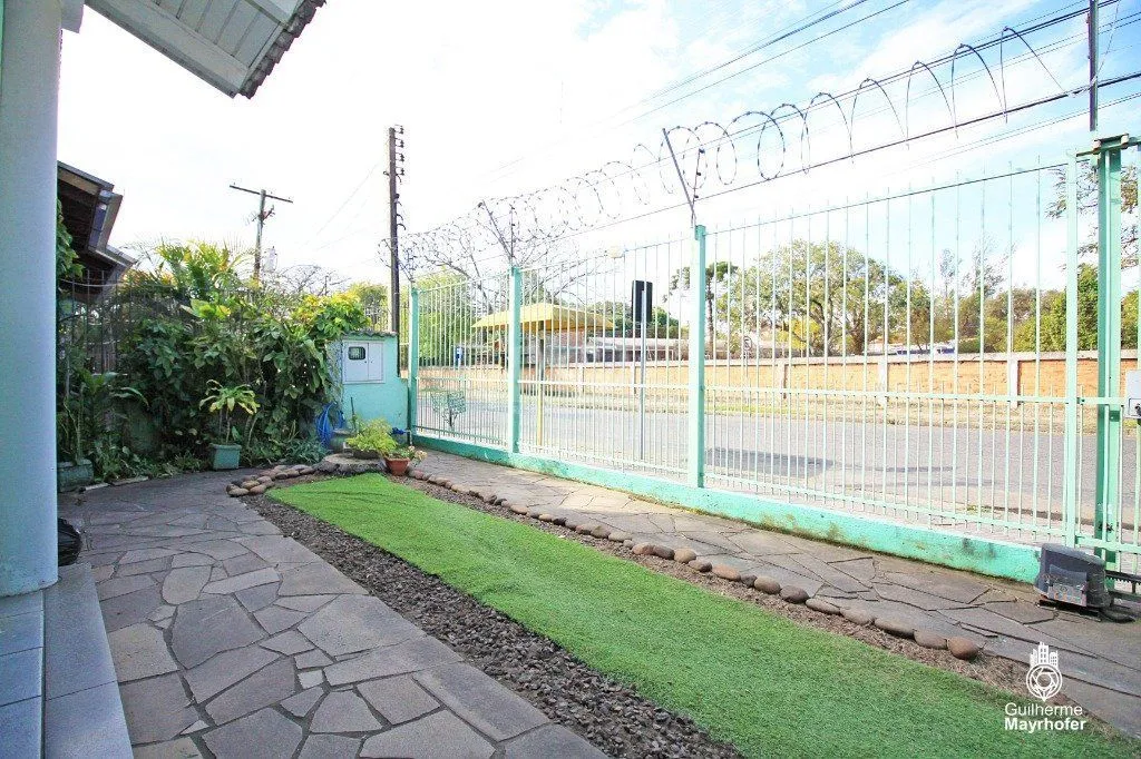 Imagem Casa para Venda - 130m², 3 dormitórios, sendo 1 suites, 4 vagas - Sarandi