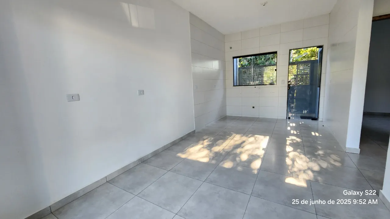 Imagem Casa térrea com 46,86m², 02 dormitórios, banheiro social, sala de estar, copa e cozinha integrada...