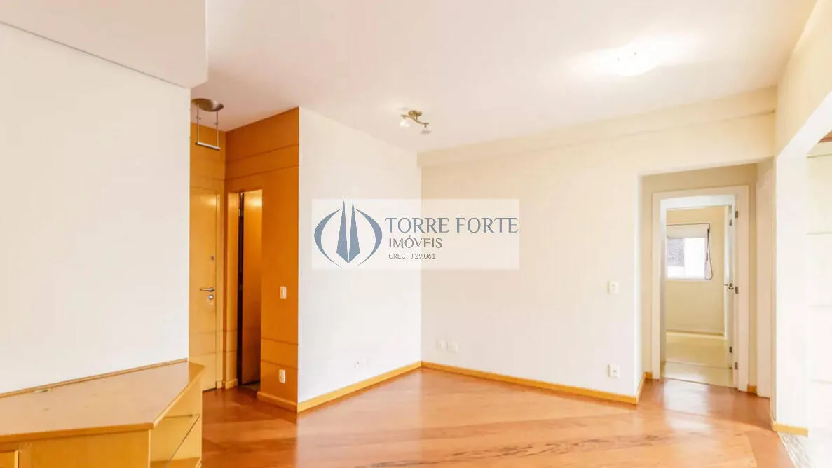 Imagem Lindo apartamento com 3 dormitórios, 2 vagas e varanda em Moema