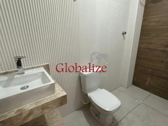Imagem Sobrado à venda com 140m², 3 suites, piscina, churrasqueira por R$1.480.000,00 na Vila Belmiro em Santos