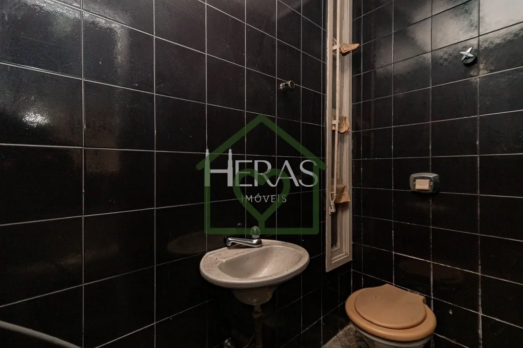 Imagem Amplo apartamento mobiliado, com 116 m² de área privativa; - 3 dormitórios amplos com ar condicio...