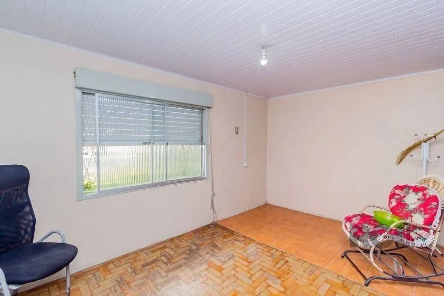 Imagem Excelente casa de 70m² com 3 dormitórios no bairro Sarandi.