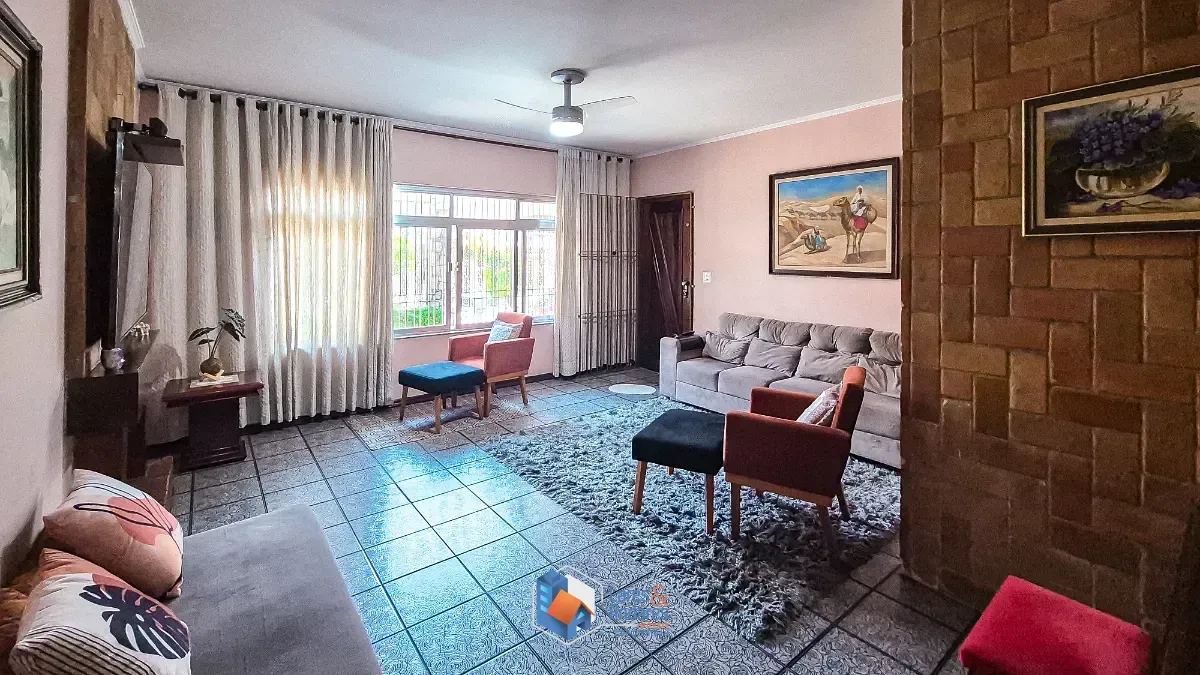 Imagem Casa para venda em Parque Novo Mundo com 5 quartos, sendo 2 suítes, 275m²