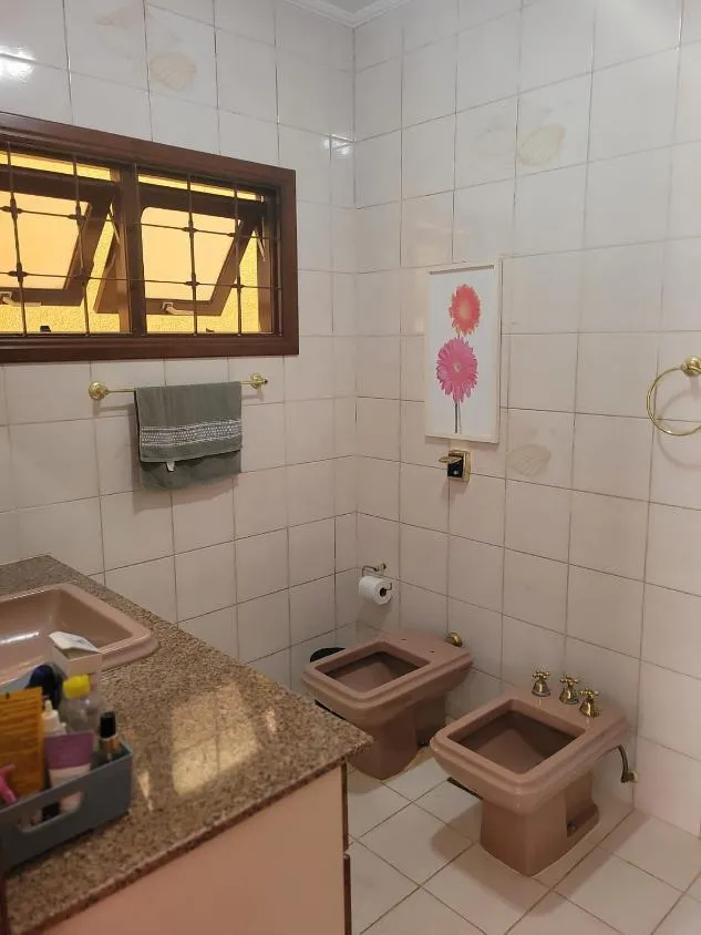 Imagem Encantadora Casa Térrea no Charmoso Bairro Nova Suíça em Valinhos