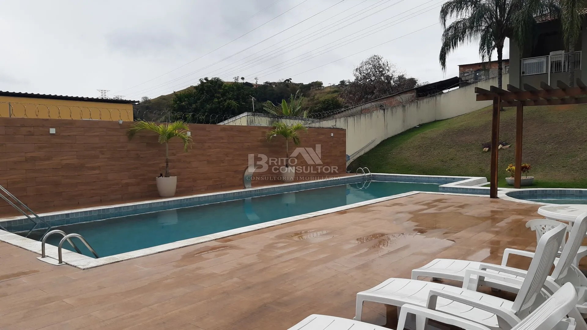Imagem Vendo Apartamento com 2 Quartos, Varanda e Vaga, 60m² no Condomínio Central Park em Barro Vermelho, São Gonçalo/RJ