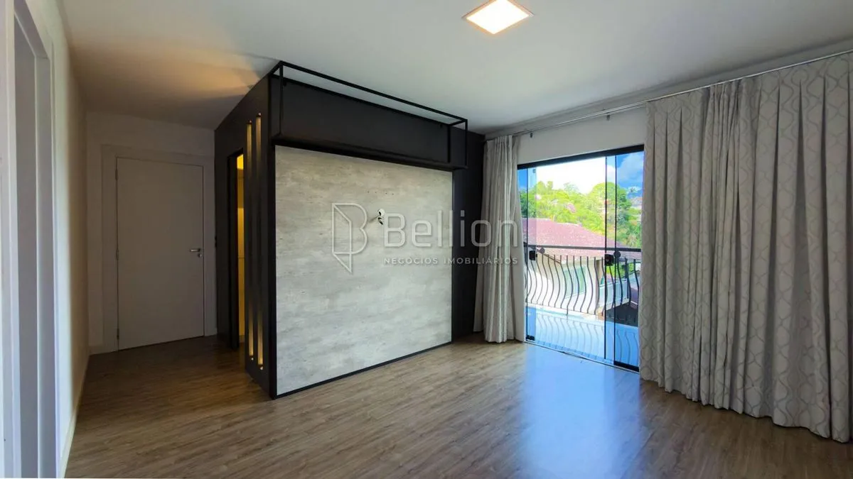 Imagem Sobrado com suíte e closet no bairro Quintino em Timbó